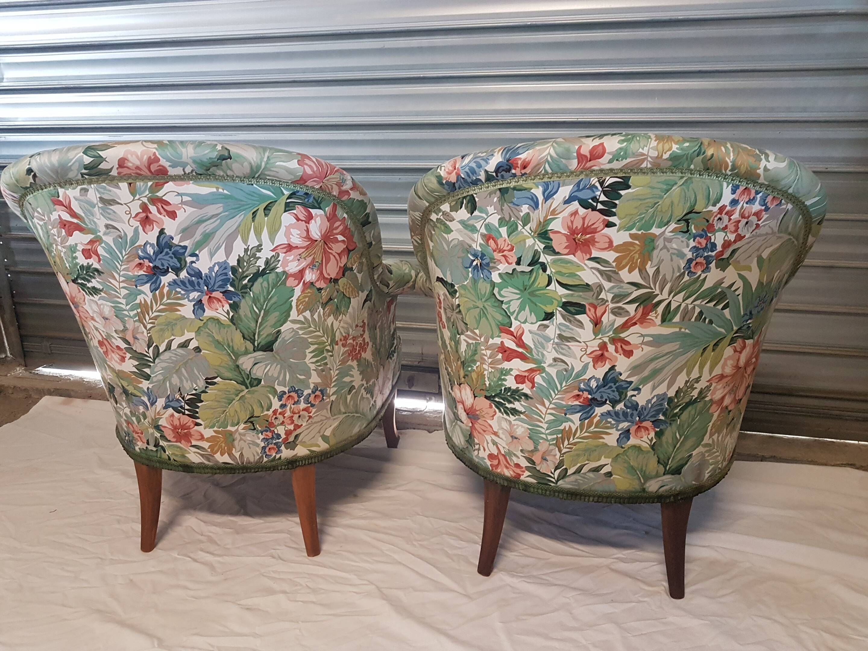 Pair of toad chairs