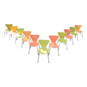 Lot de  Chaises série - arne