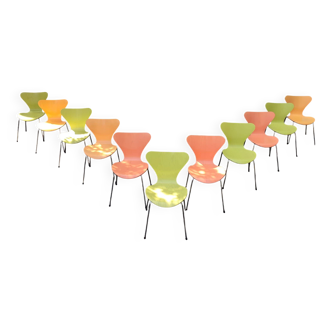 Set of Series 7 chairs by Arne Jacobsen for Fritz Hansen