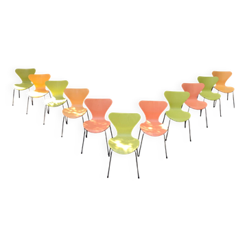 Set of Series 7 Chairs by Arne Jacobsen for Fritz Hansen