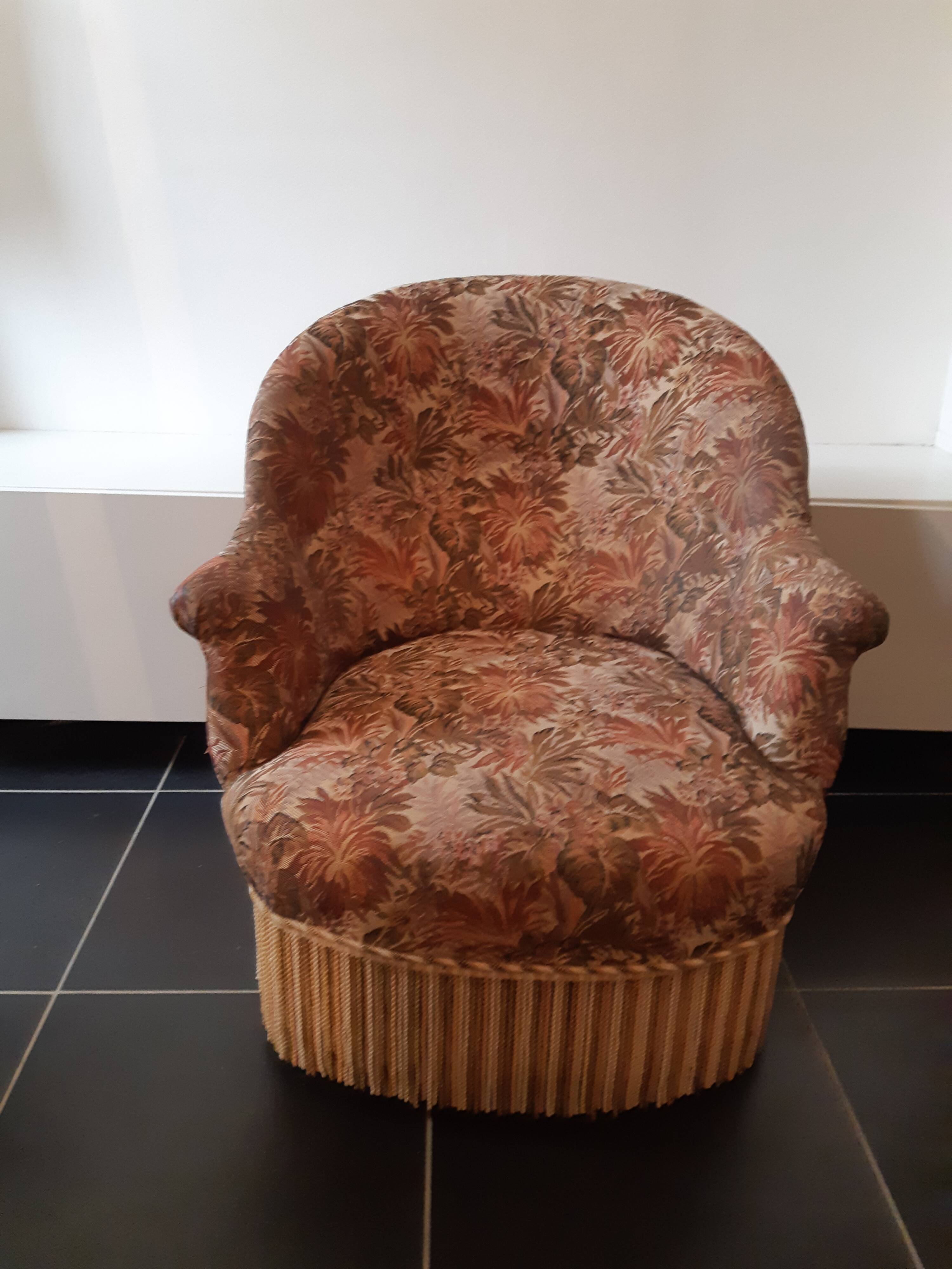 Toad armchair