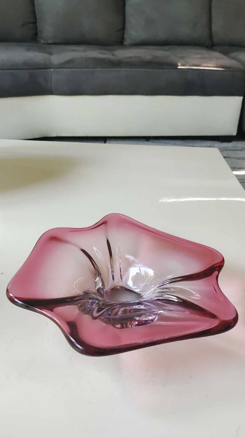 Pocket tray floral shape. in pink tones. murano style. diam 24 cm