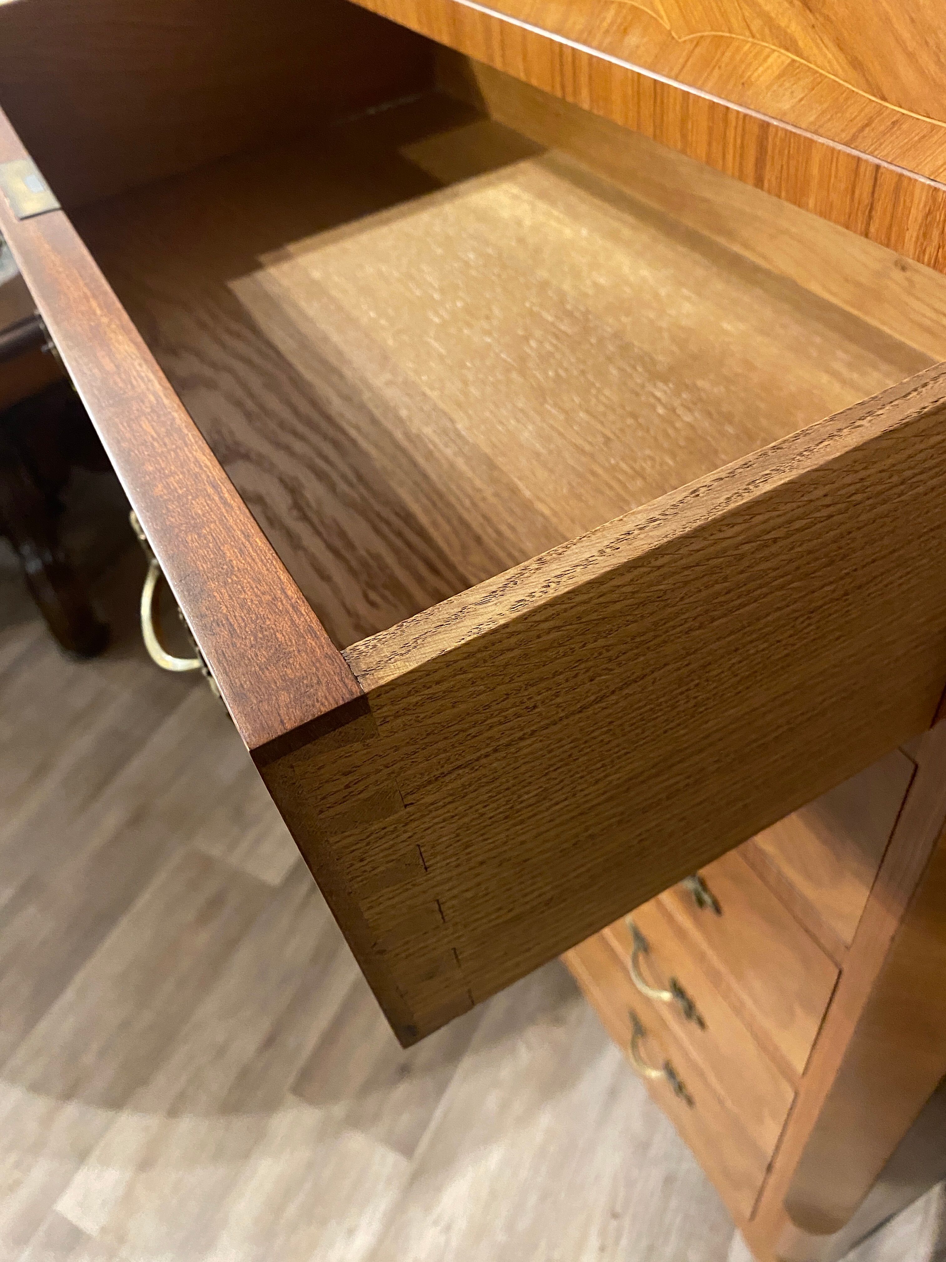 Semainier in rosewood veneer style louis XV Louis XVI