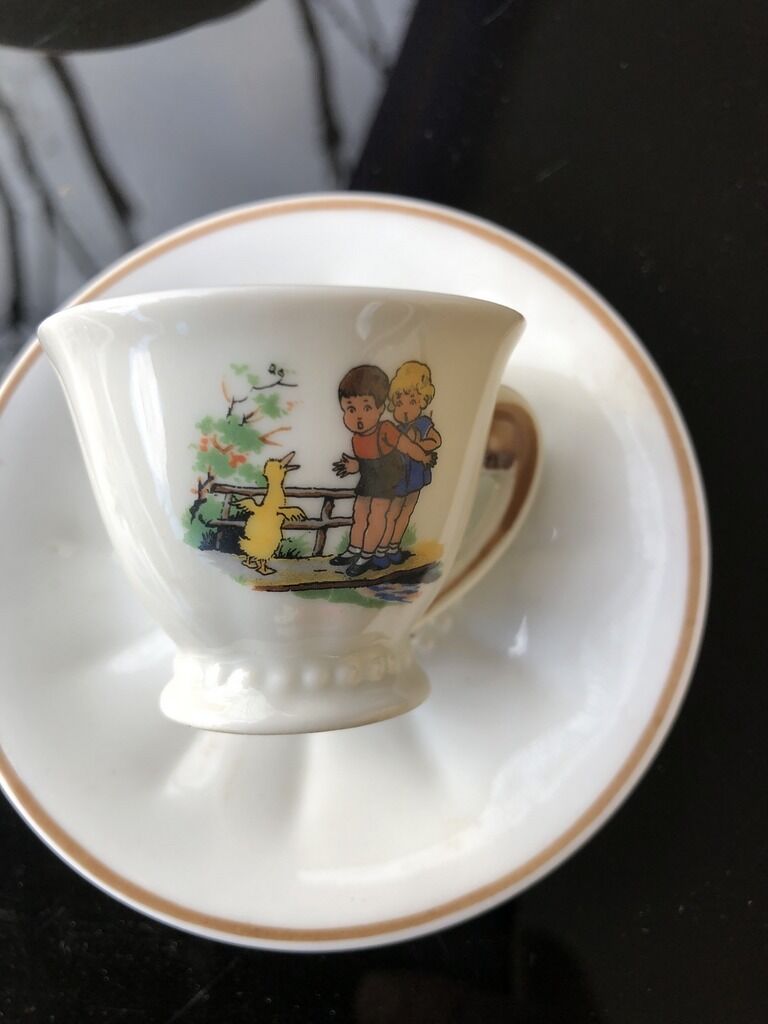 6 coffee cups assorted their subcup