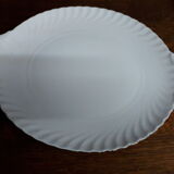 Porcelain dessert plates with cake dish