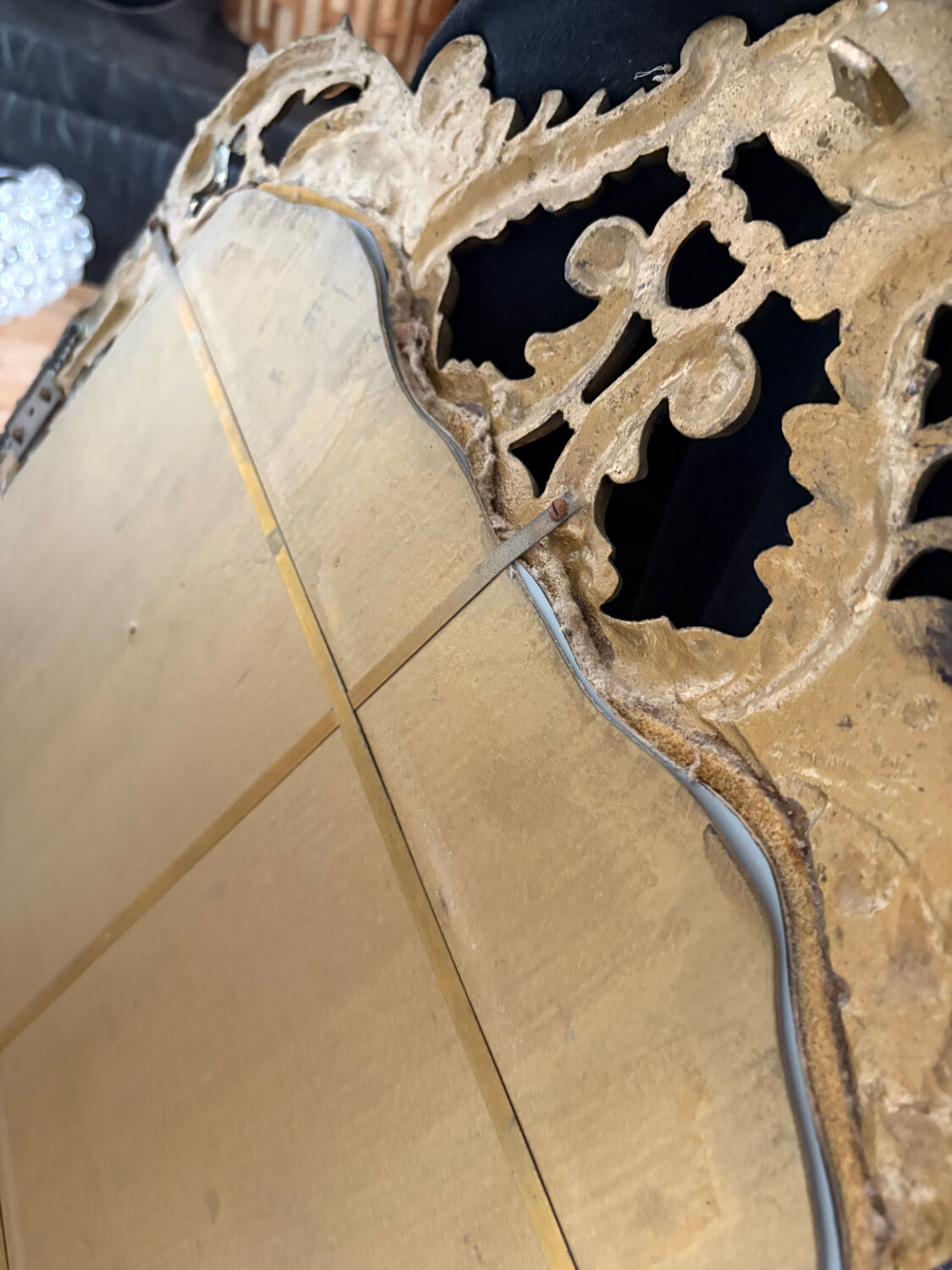 Triptyque Miroir Baroque/Rococo en laiton Doré, vers 1950 -M