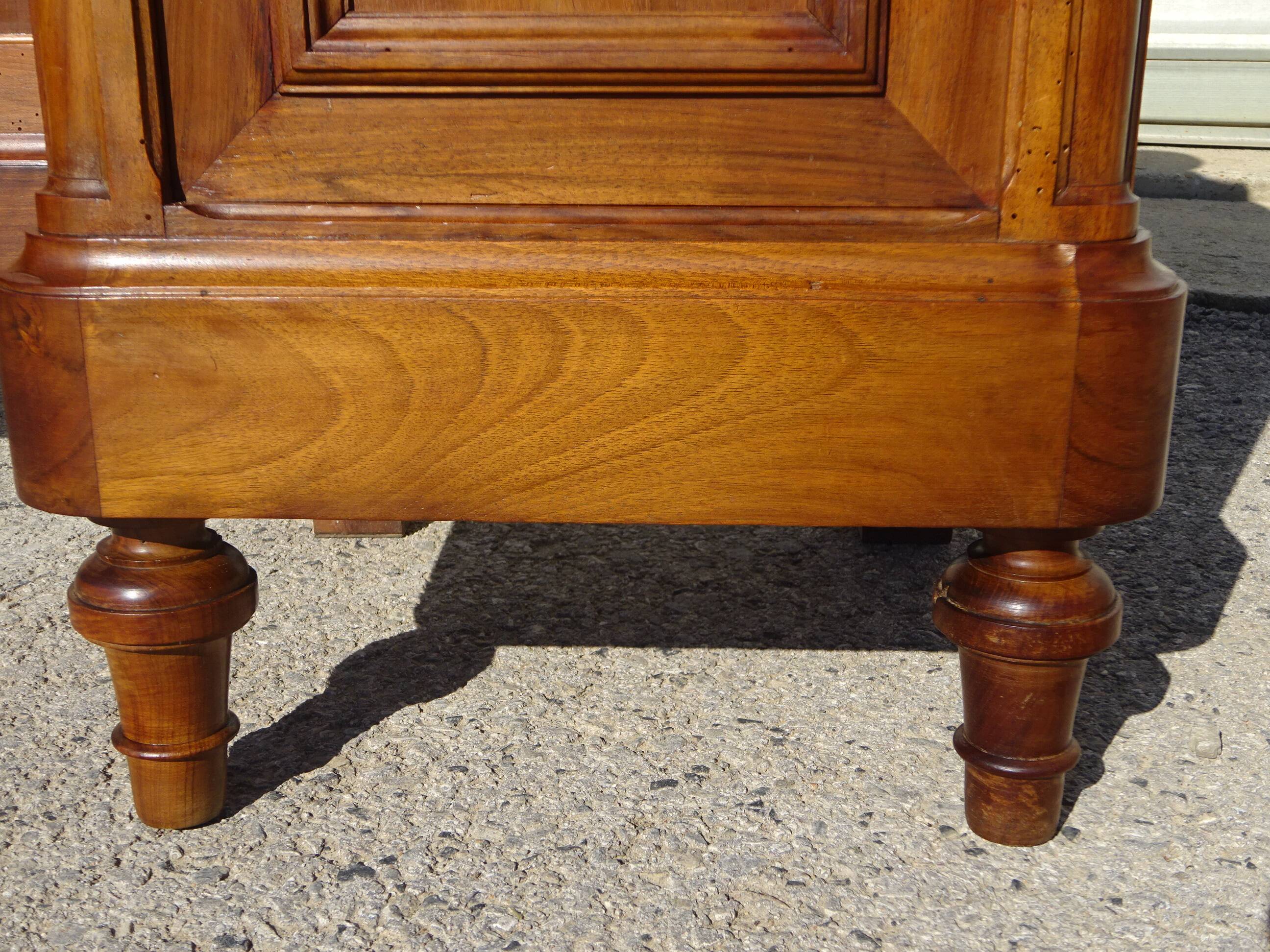 Walnut dressing table with mirror, storage and marble.