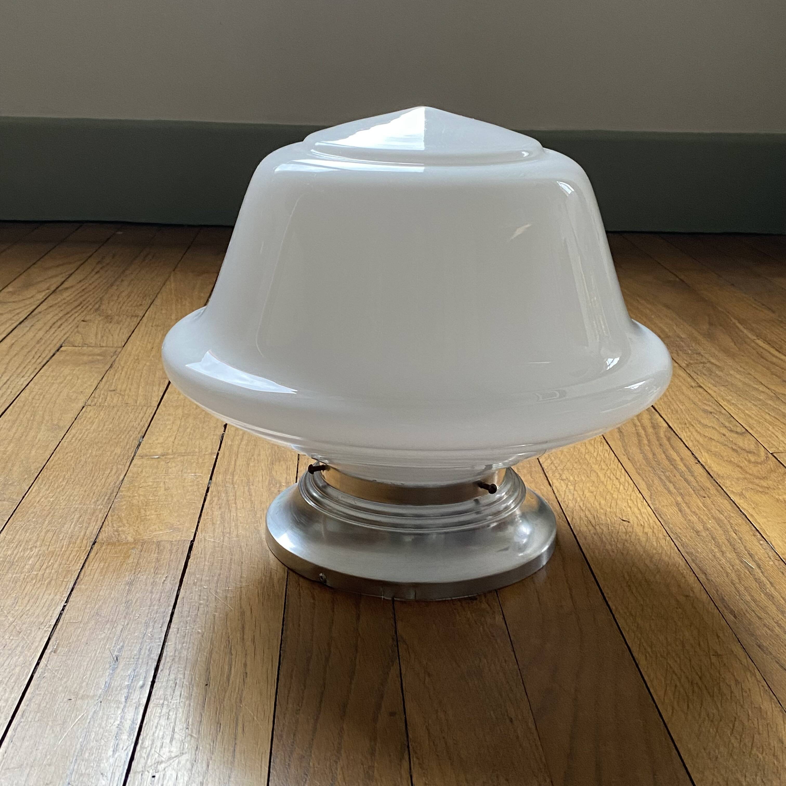 Grand plafonnier globe verre opaline blanc 30 cm base de fixation aluminium