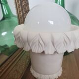 Albatre lamp and its globe