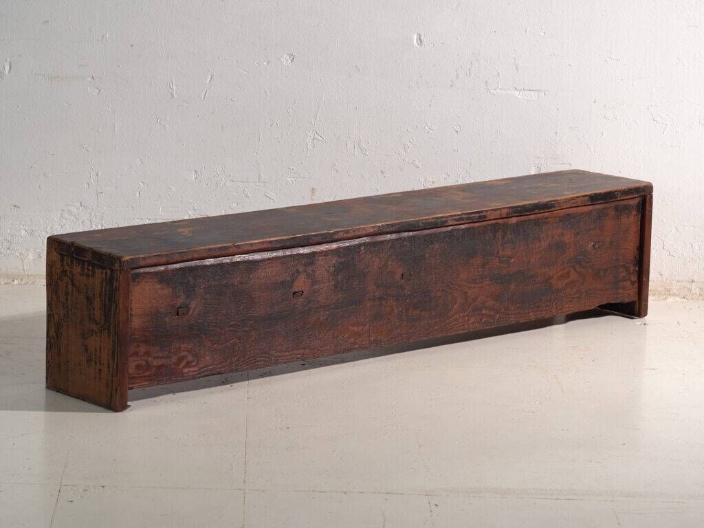 Meuble bas ancien en bois d’orme – Chine, vers 1900