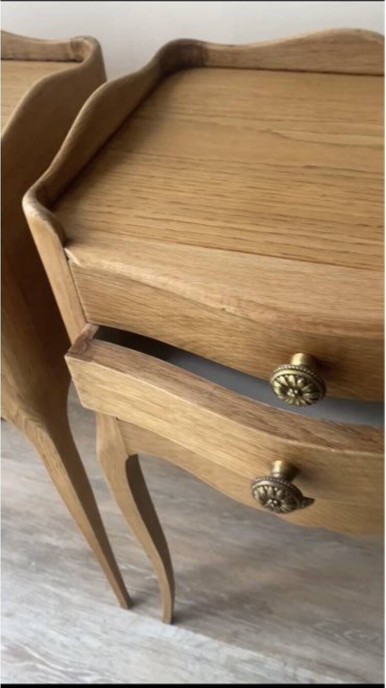Paire de chevets en chêne - style Louis XV rustique- bois blond brut