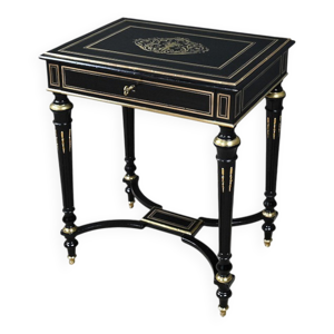 Table à ouvrage en bois