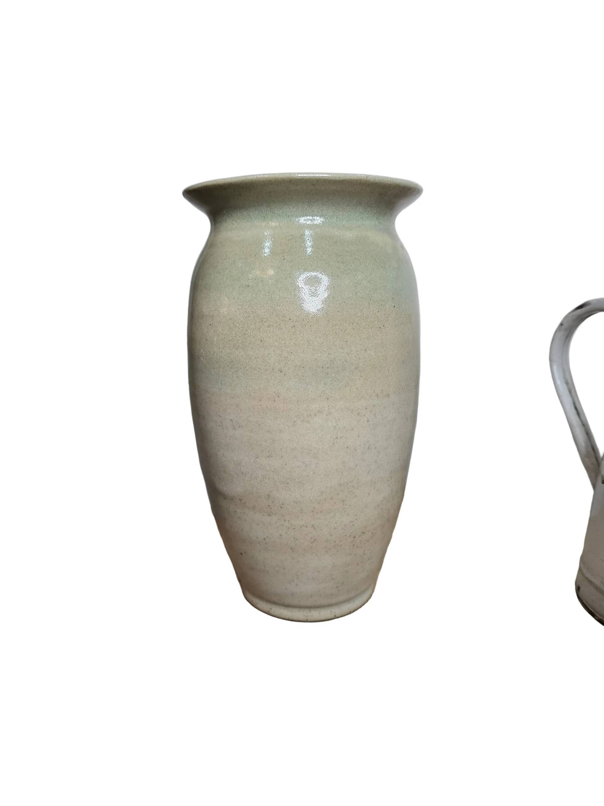 Vase en grès émaillé vert céladon, années 1960-1970
