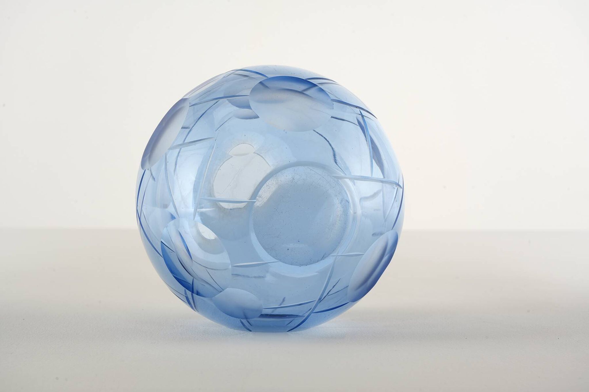 Art Deco vase by Vicke Lindstrand for Orrefors around 1930.