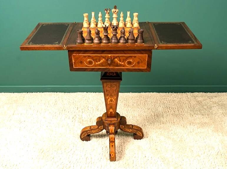 Gueridon / game table