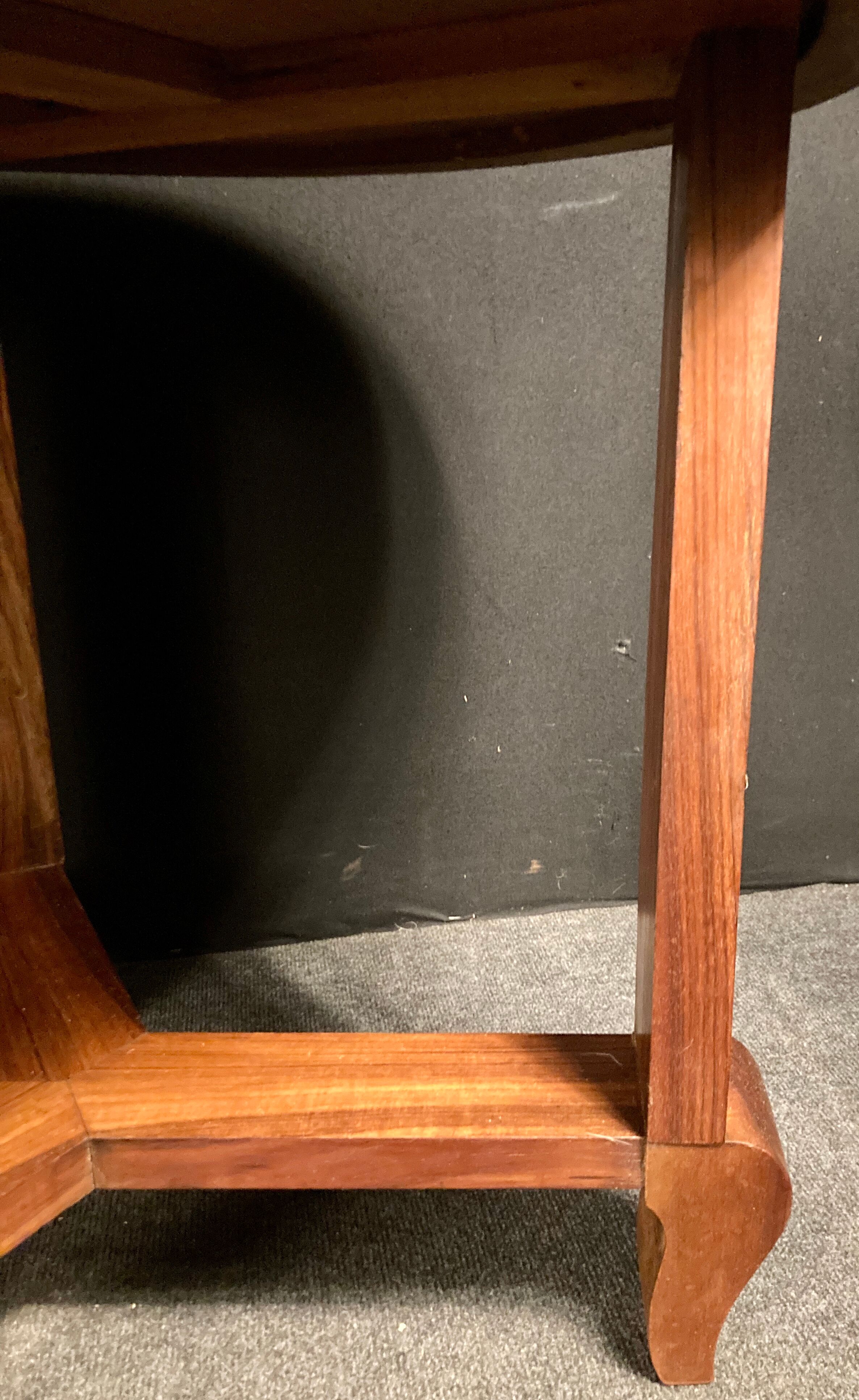 Art Deco pedestal table