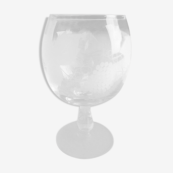 Vase en verre transparent decoré