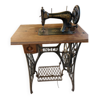 Singer sewing machine