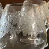 Suite de 4 verres à cognac en cristal soufflés et taillés