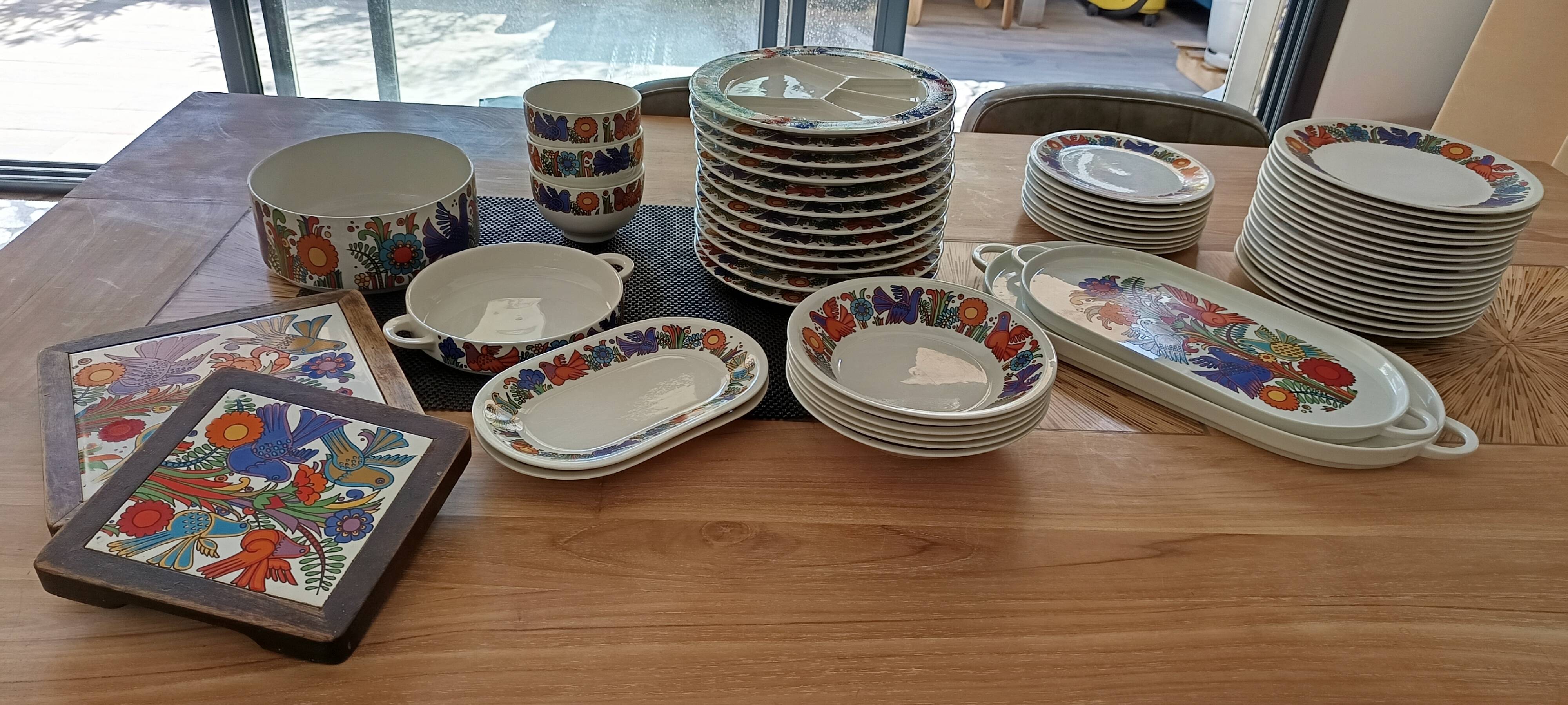 Villeroy & Boch dinner service – Acapulco model (1970s, blue stamp)