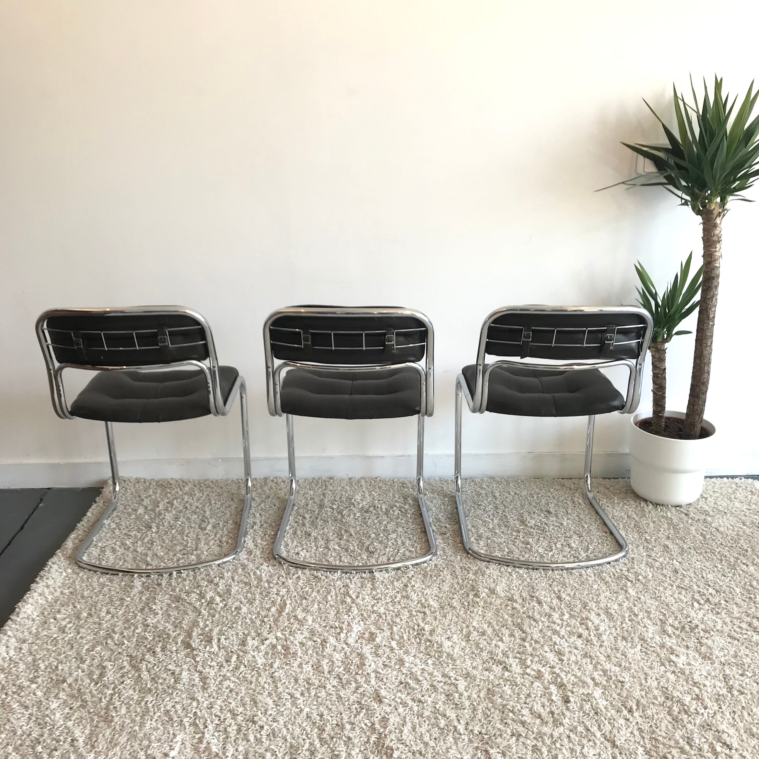 Lot of 6 chairs cantilever 70s