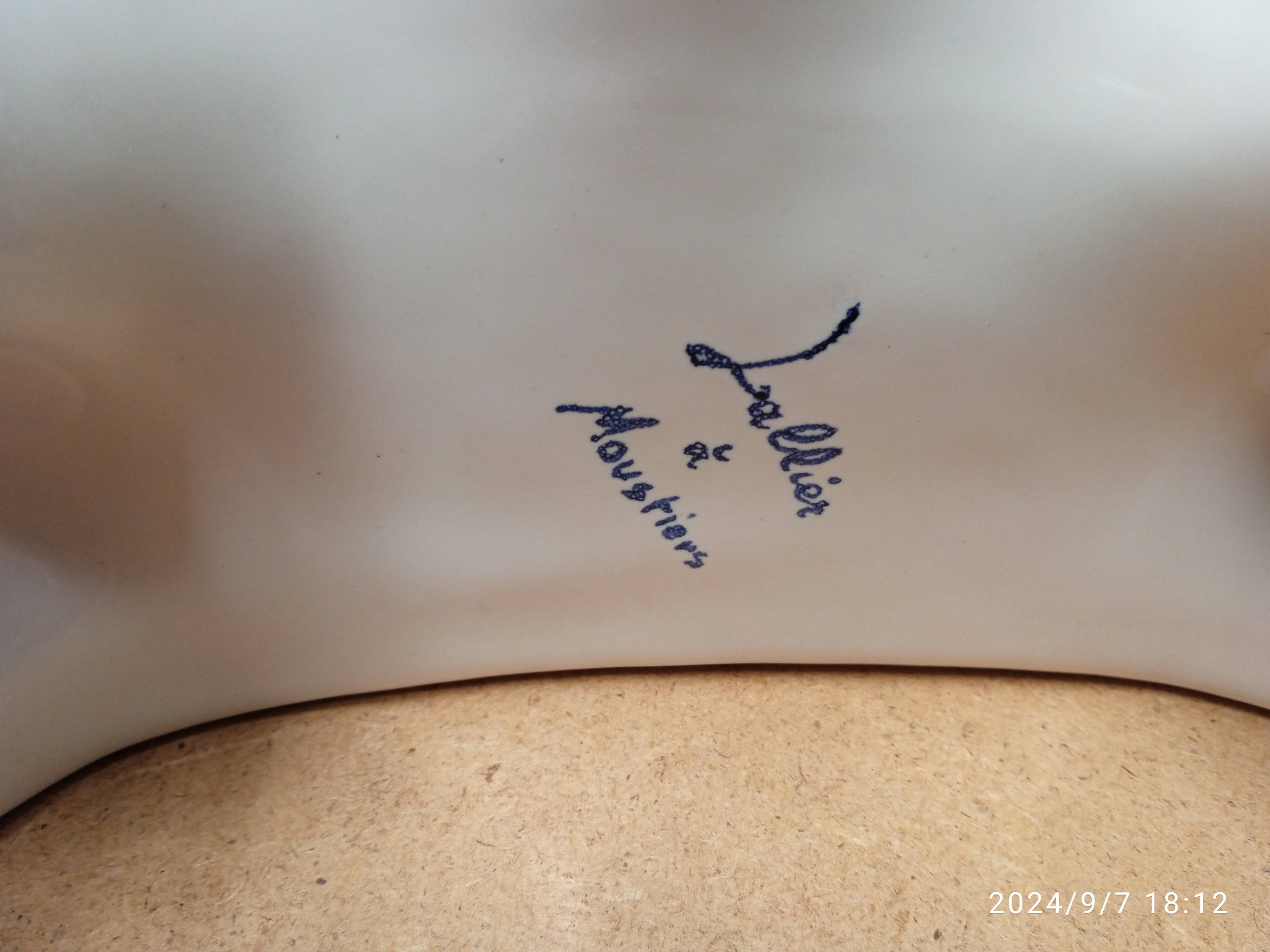 Lallier Moustiers flower picker