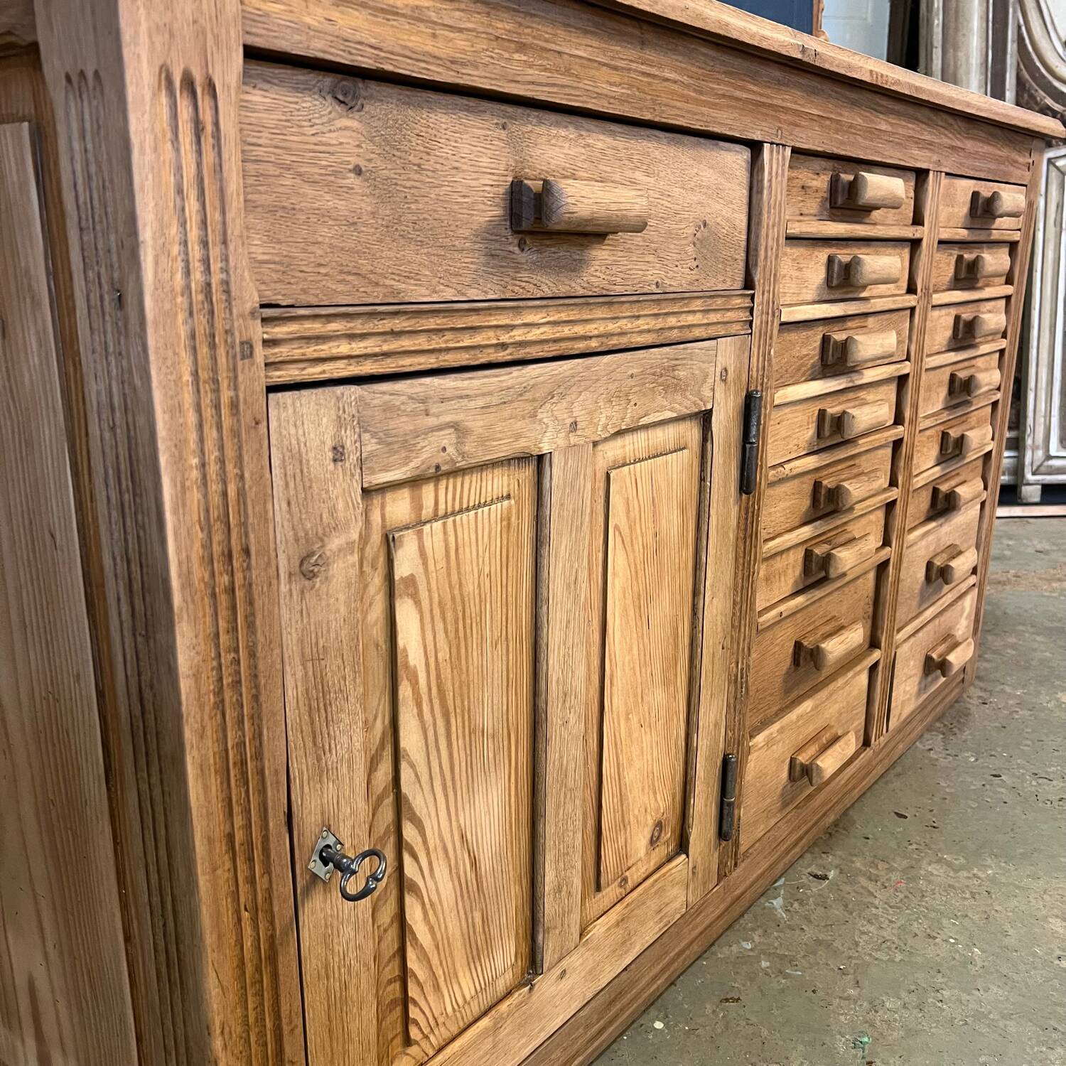 Jeweller's counter with drawers furniture