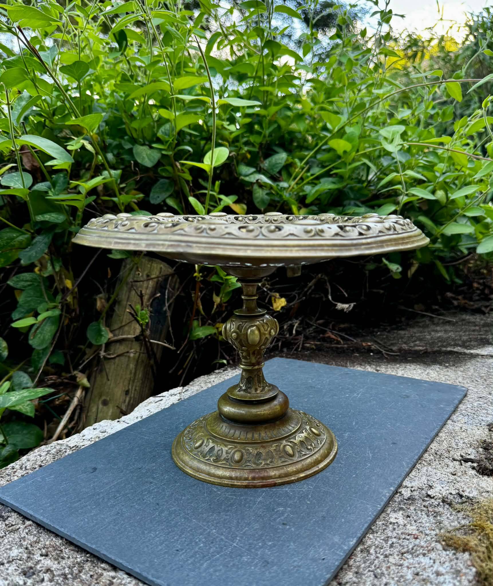 Grande coupe à fruits en bronze XIXe siècle