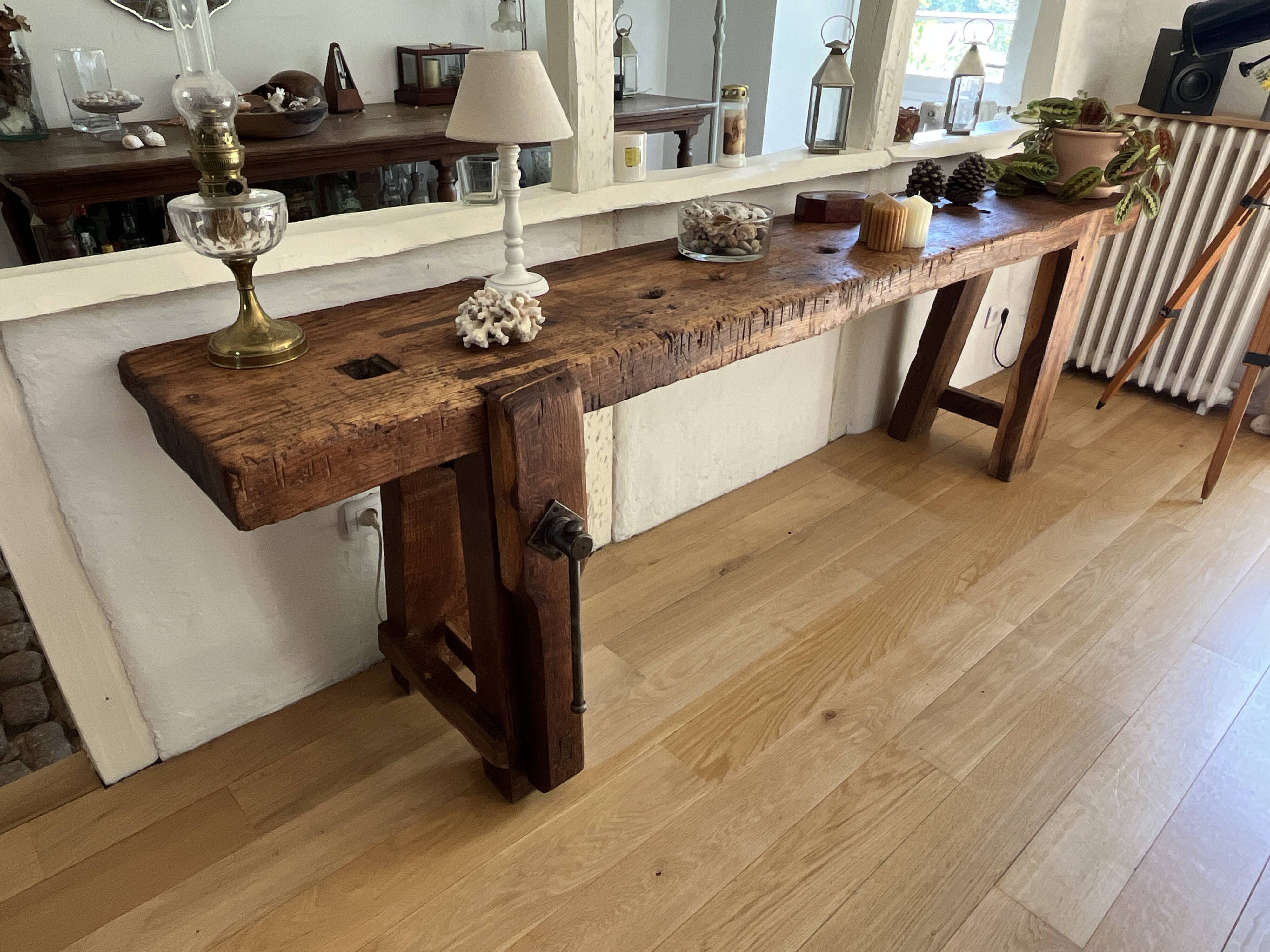 Restored antique carpenter's workbench in solid oak - 245 cm