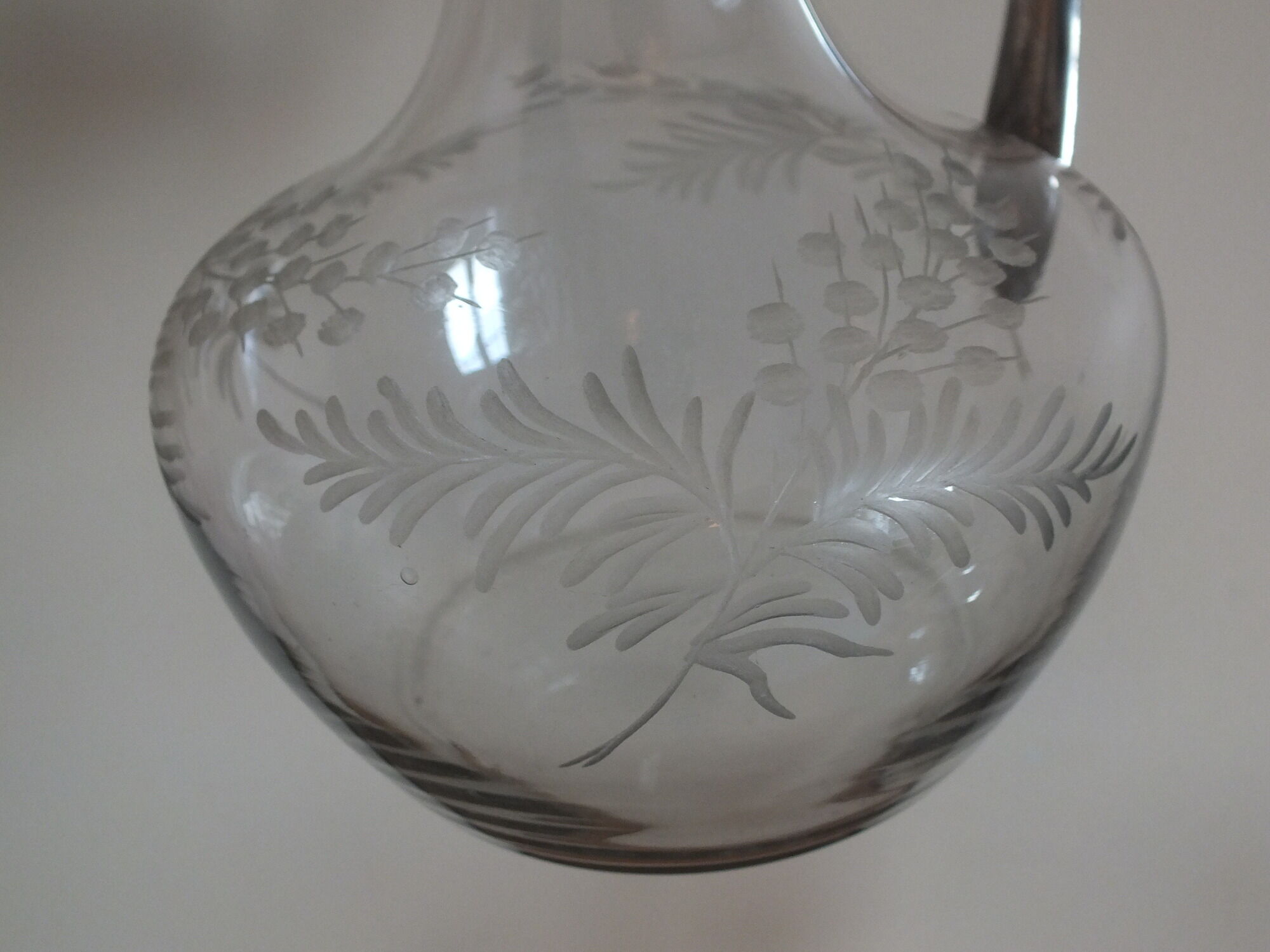 Pair of Gallia ewers in crystal and silver metal
