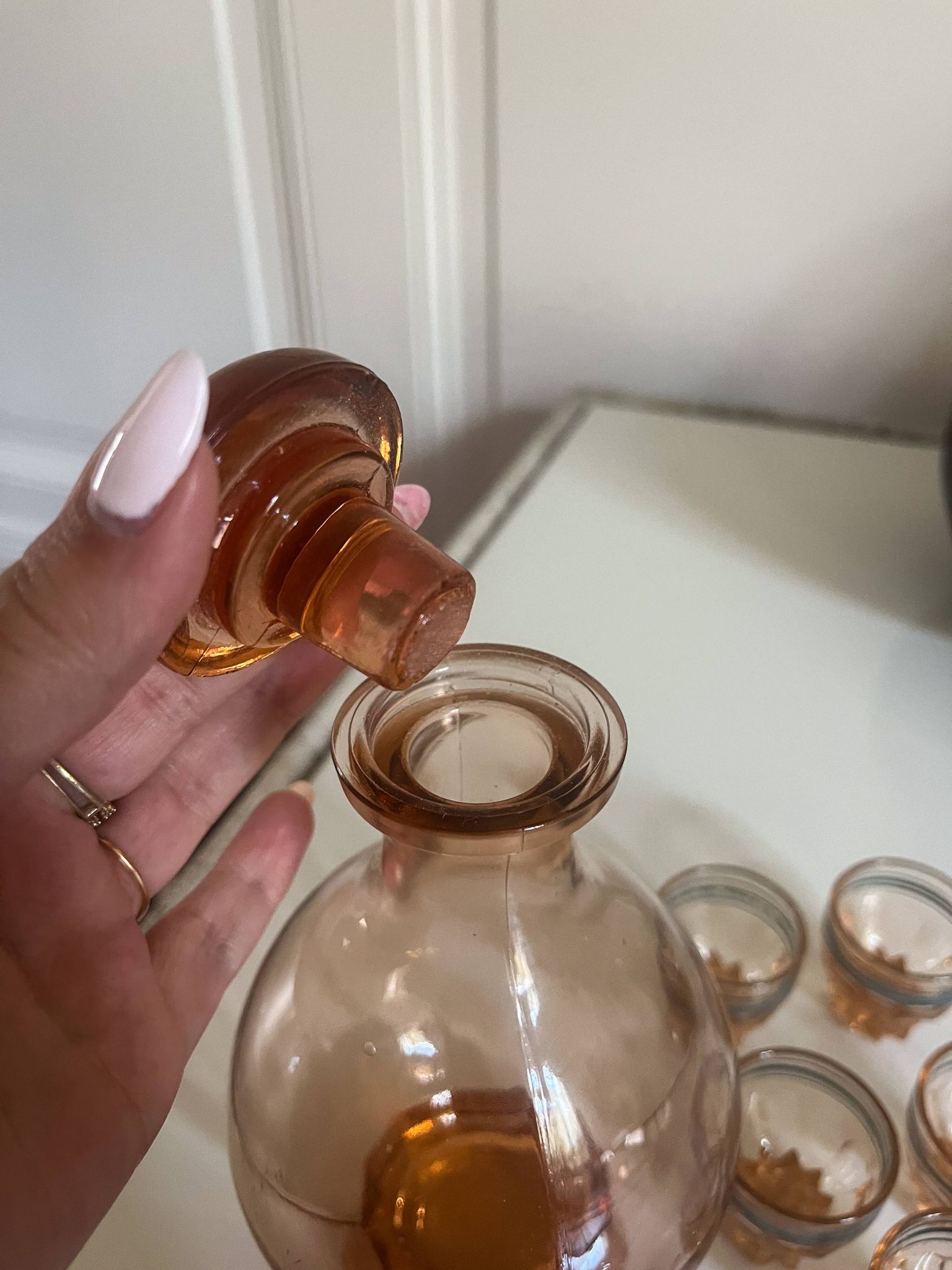 Service carafe and liqueur glass