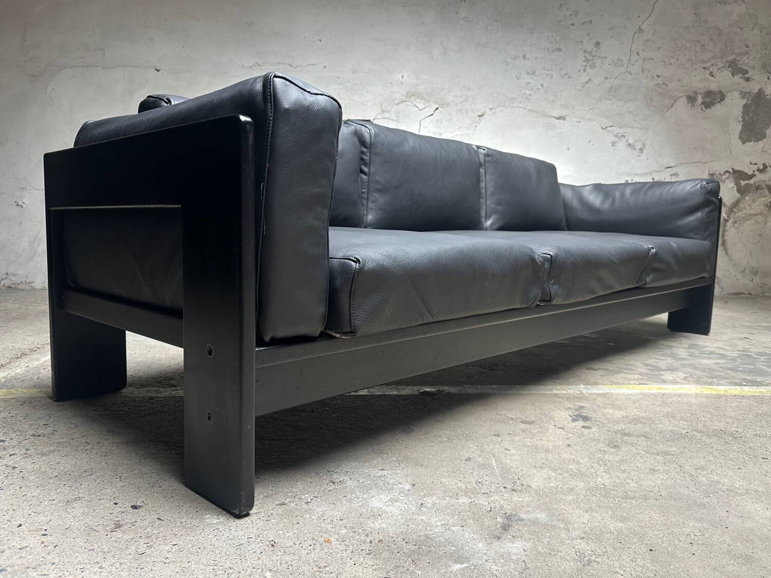 Bastiano Sofa by Tobia Scarpa for Knoll – Black Leather