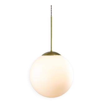 Grande lampe à suspension sphère mid-century en opaline et laiton, italie