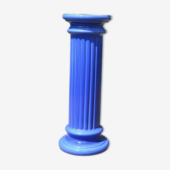 Royal blue column