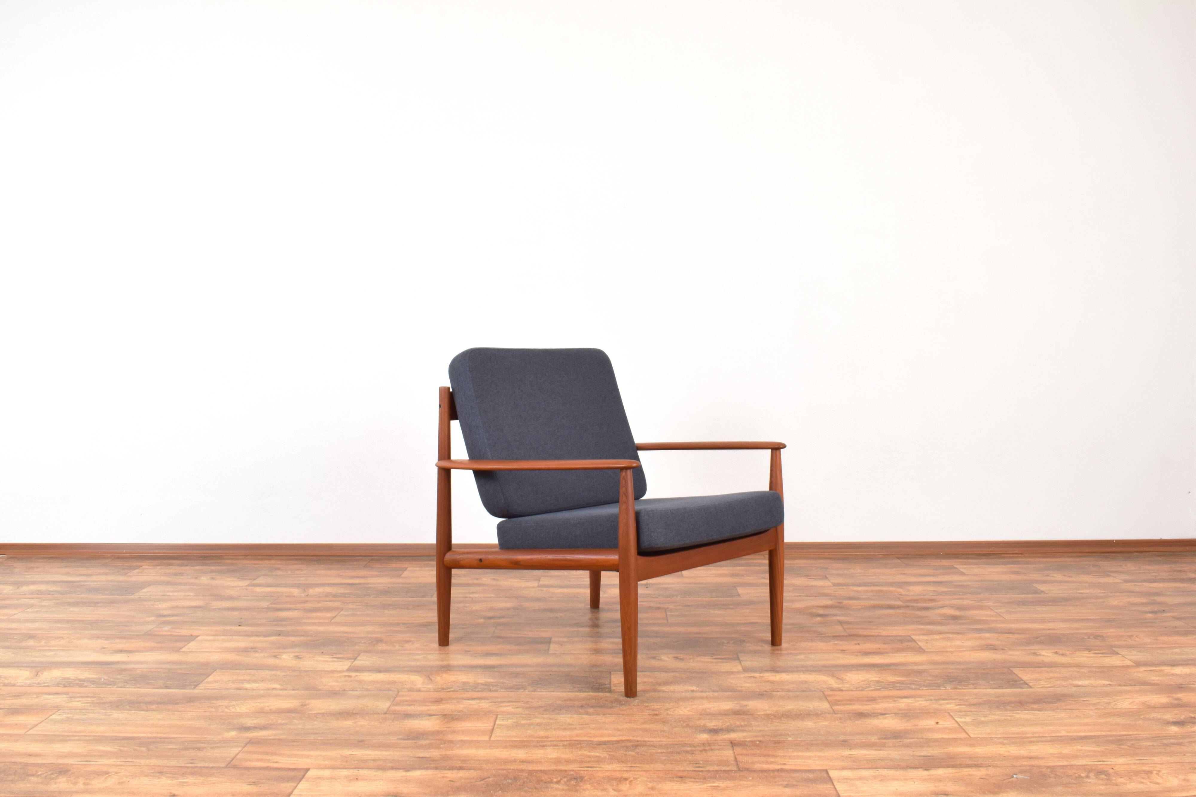 Mid-century Danish teak lounge chair by Grete Jalk of France & Søn, 1960s.