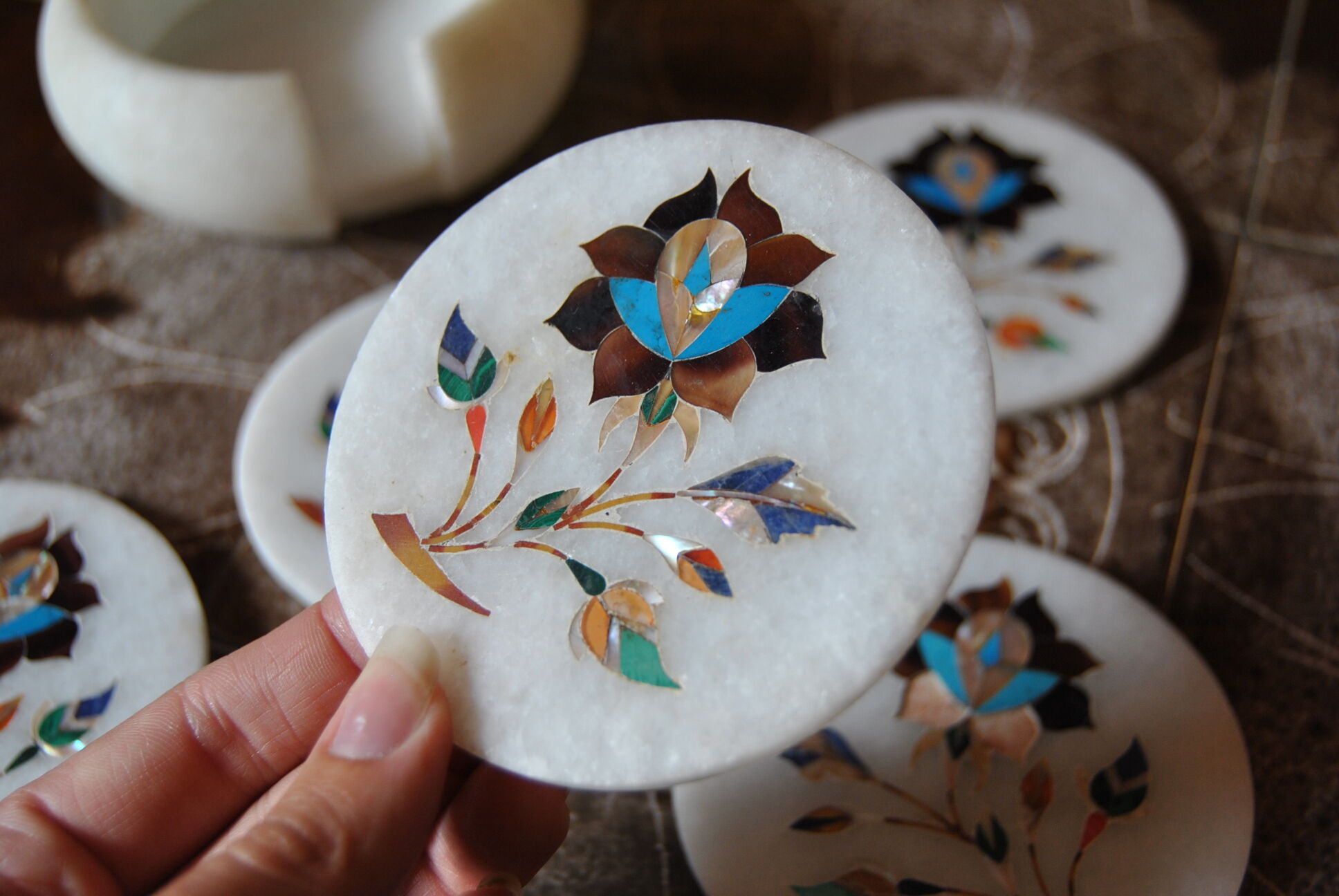 Set of 5 marble and inlaid stone coasters - Artisanal