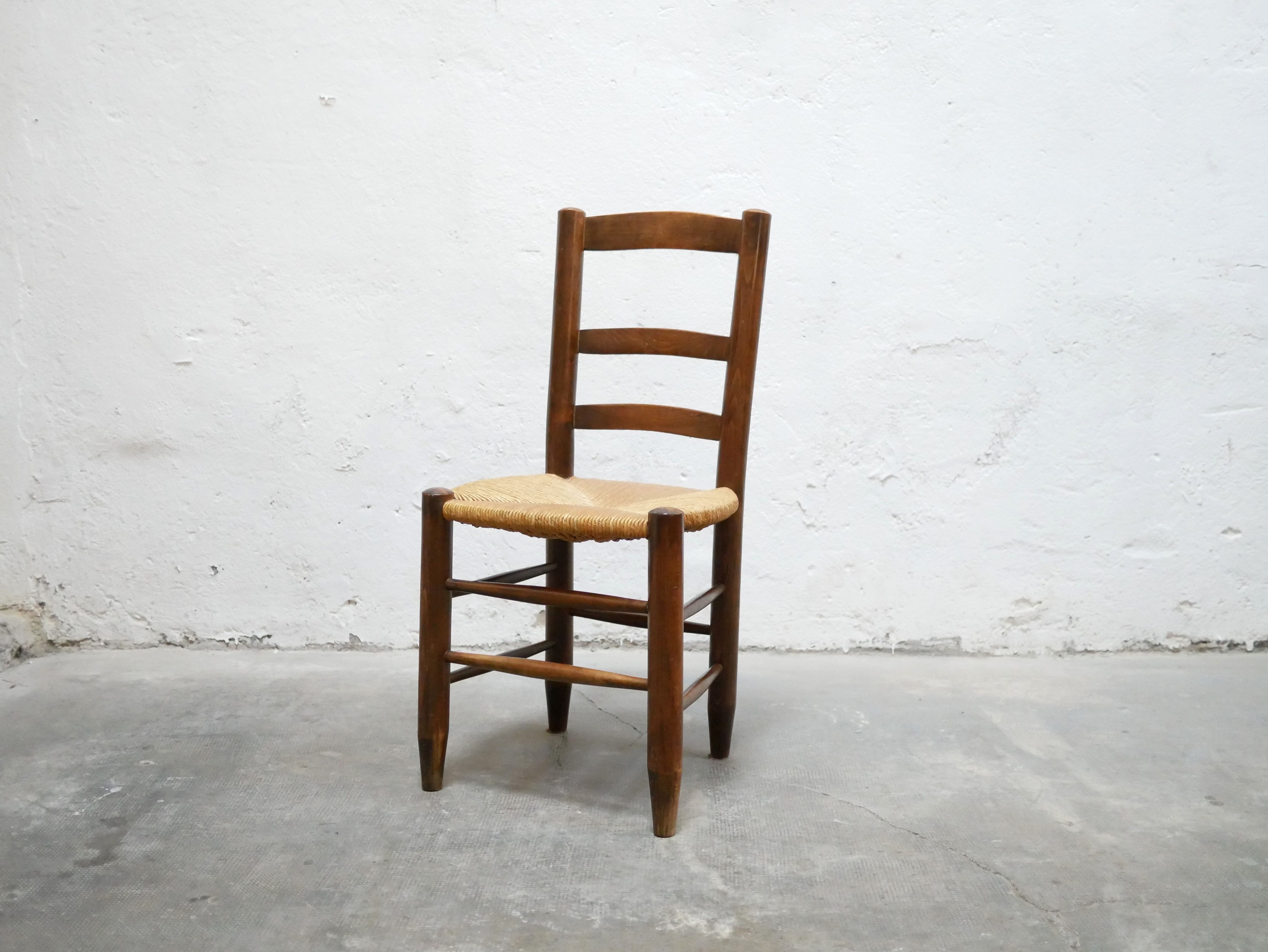 Antique mulched wooden country chair