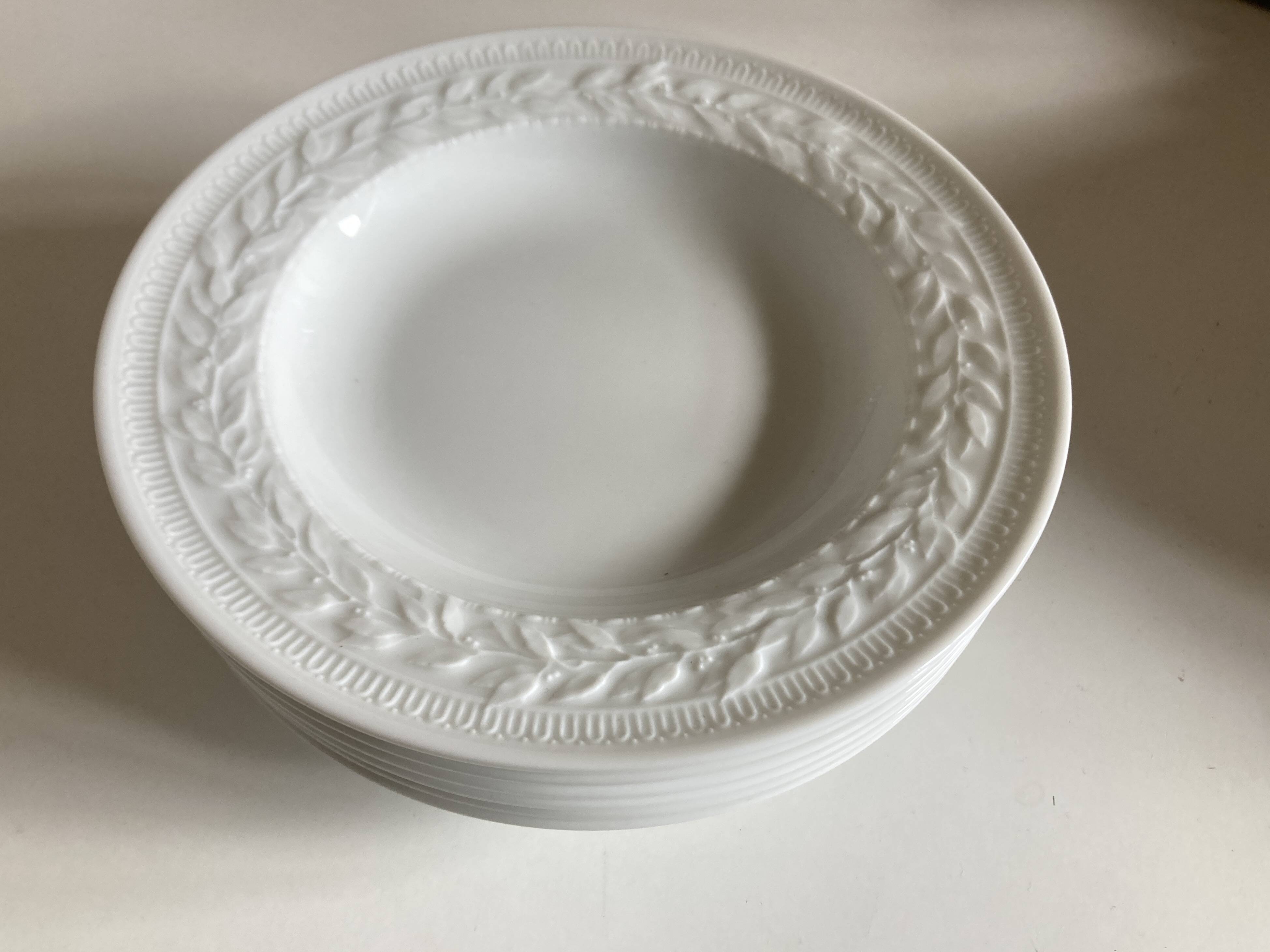 set of 6 Bernardaud Louvre neo-classical plates with laurel wreath