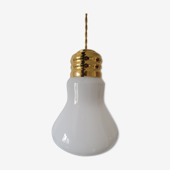 Suspension en opaline en forme d´ampoule