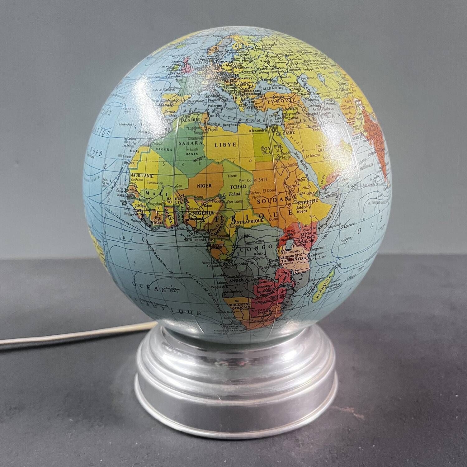 Illuminated terrestrial globe 1962
