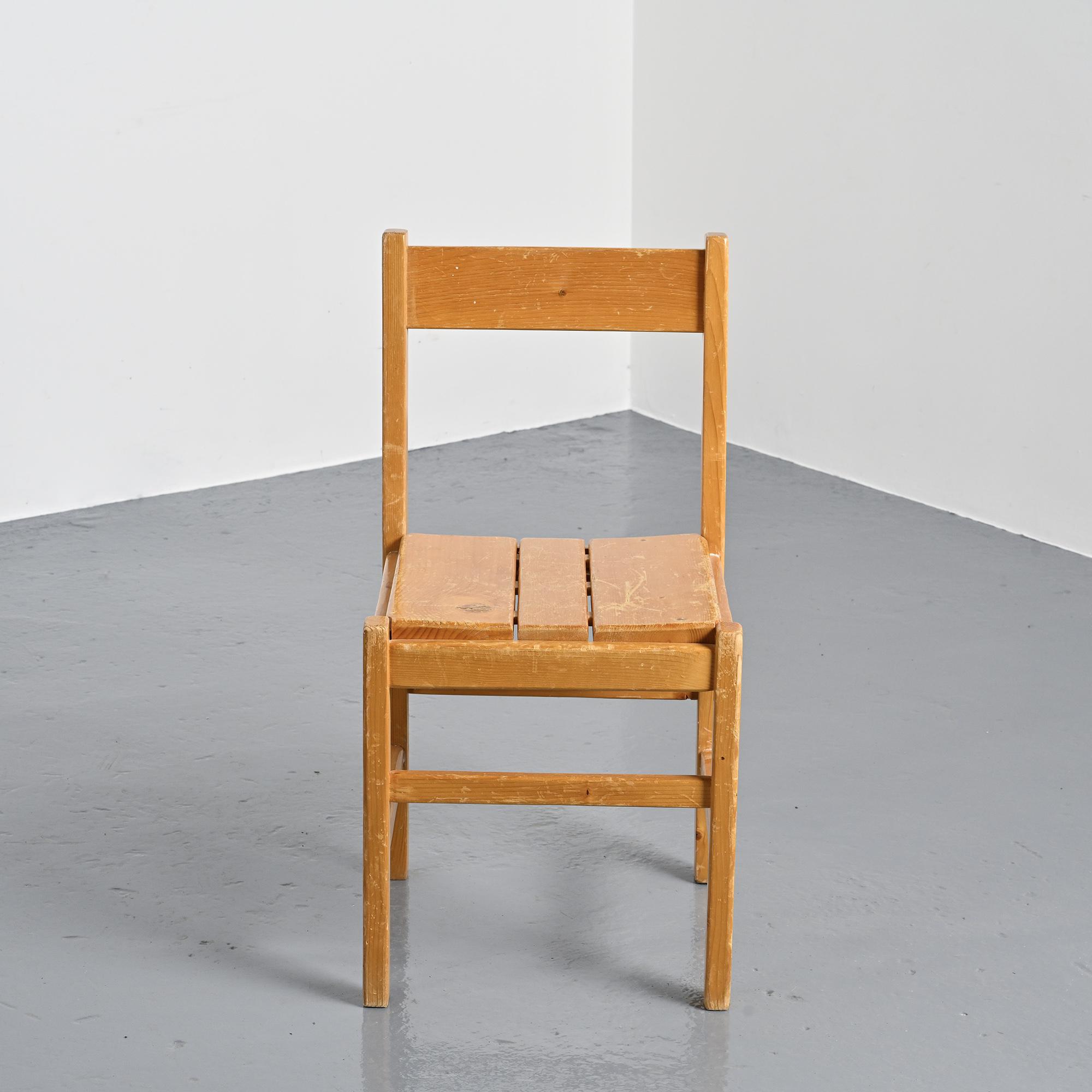 Pair of pine chairs, Maison Regain, France, circa 1970