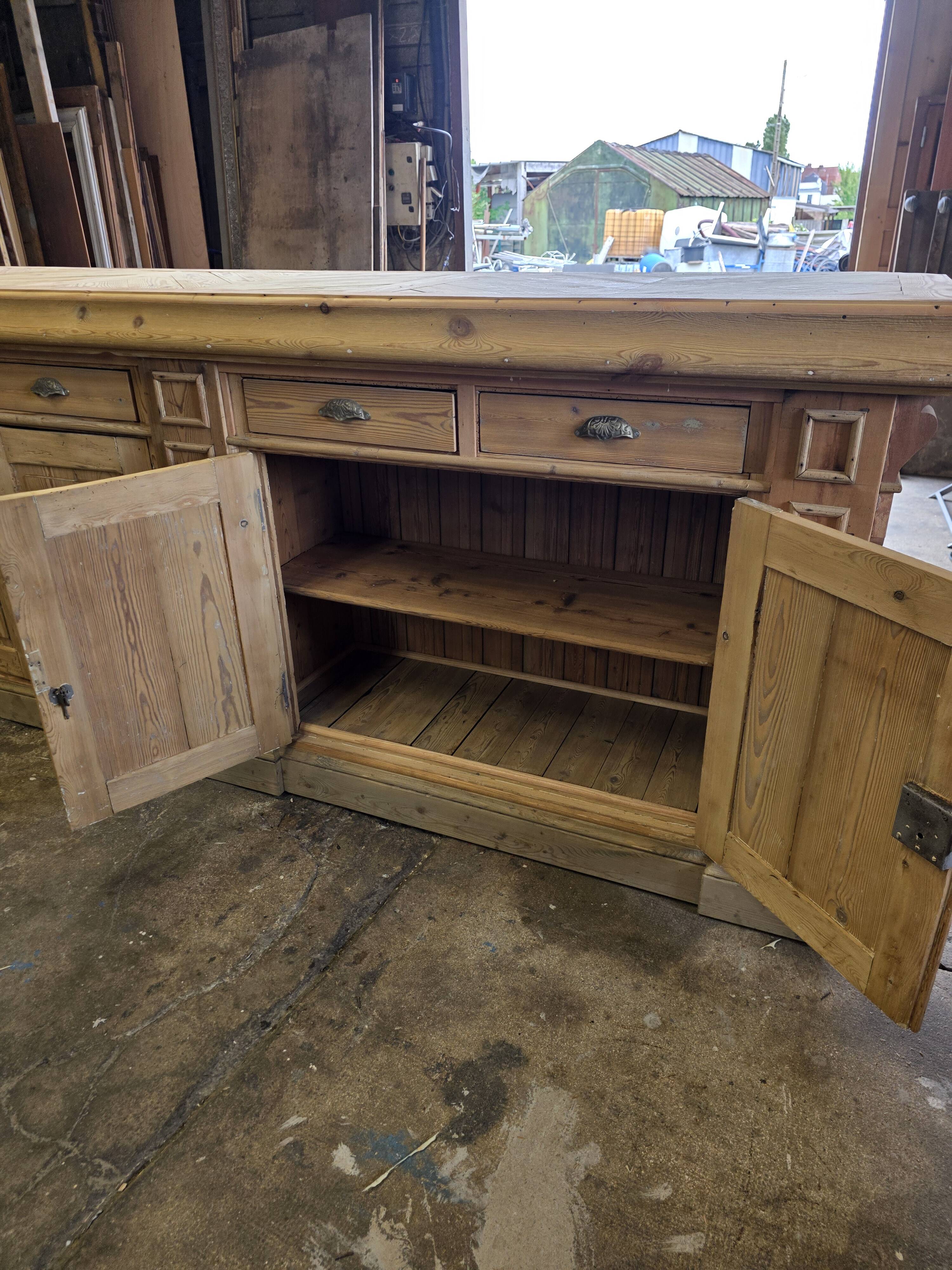 Trade counter