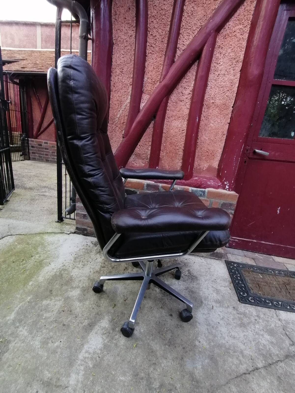 Leather office chair - Johanson design