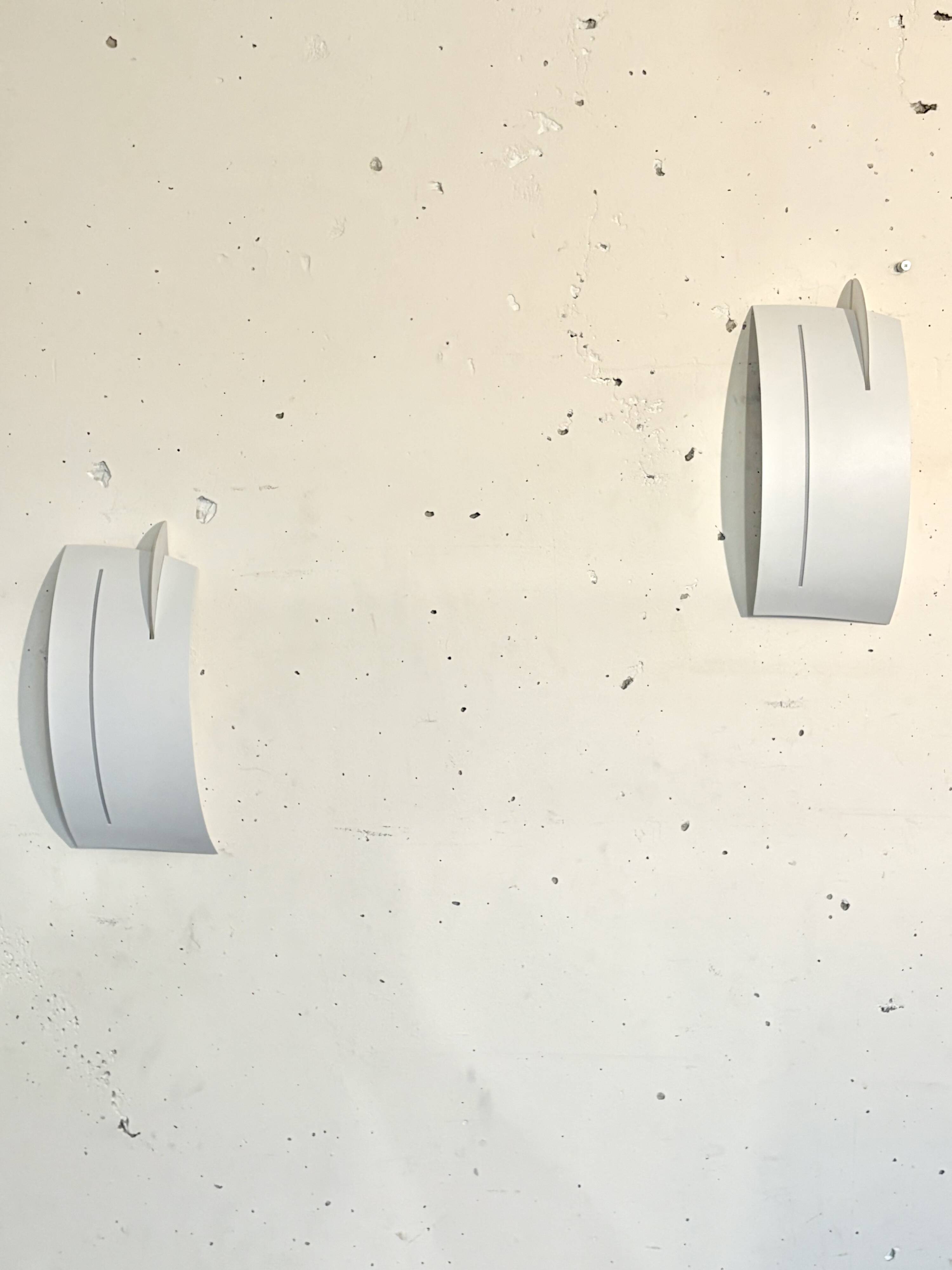 Paire d’appliques métal et verre 1980