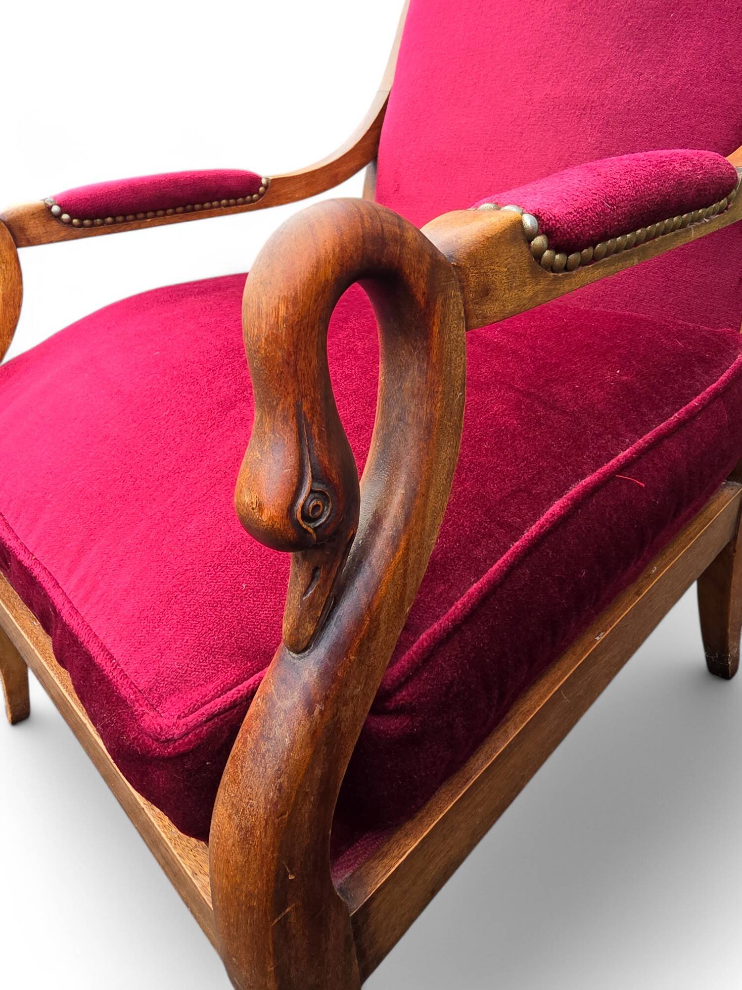Paire de fauteuils anciens accoudoirs têtes de cygnes