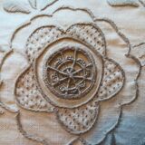 Round off-white tablecloth embroidered with grey flowers with 8 matching napkins - festive table