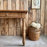 Table with turned legs in solid oak (renovated)