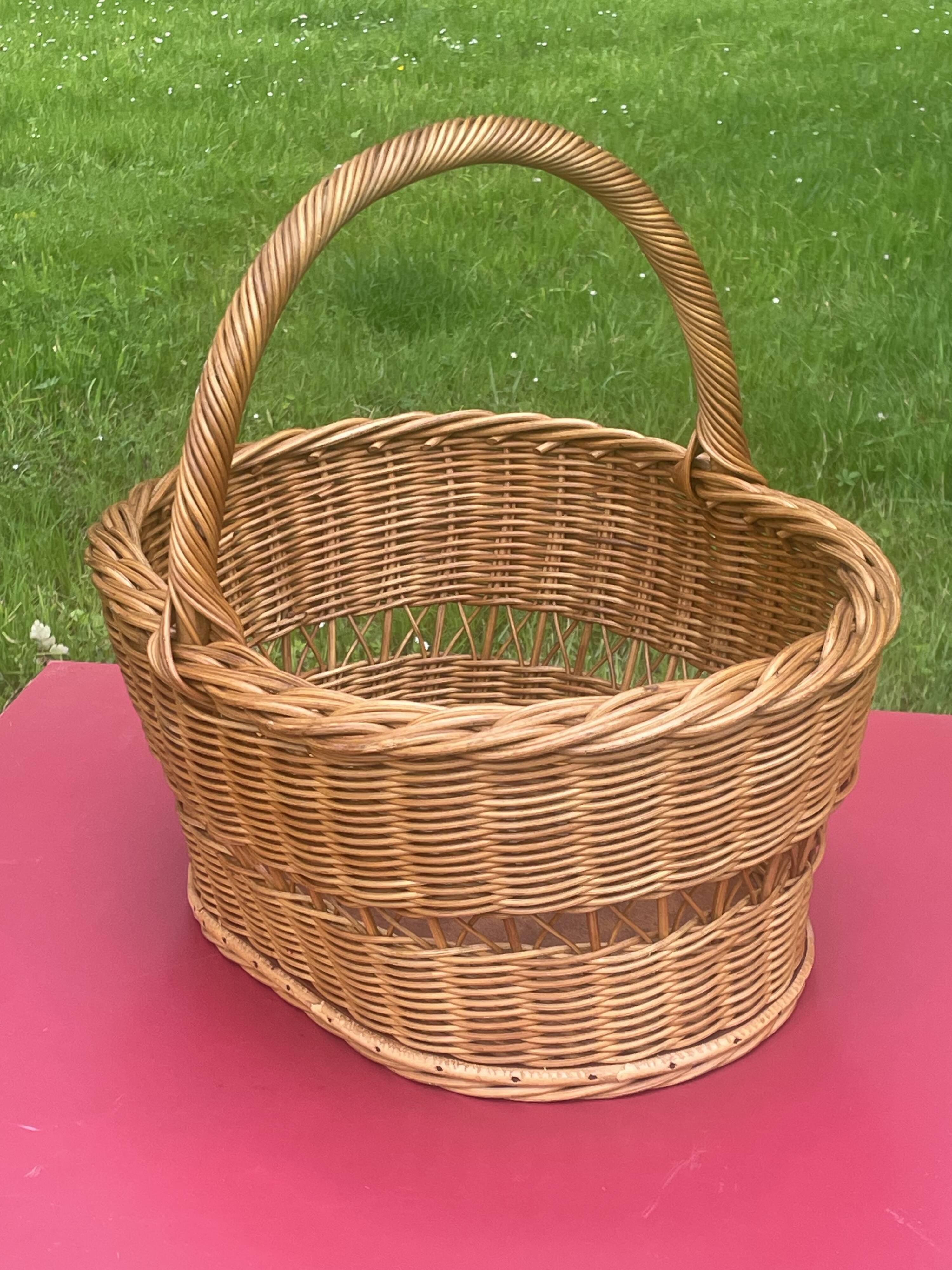 Old large wicker harvest or shopping basket TBE