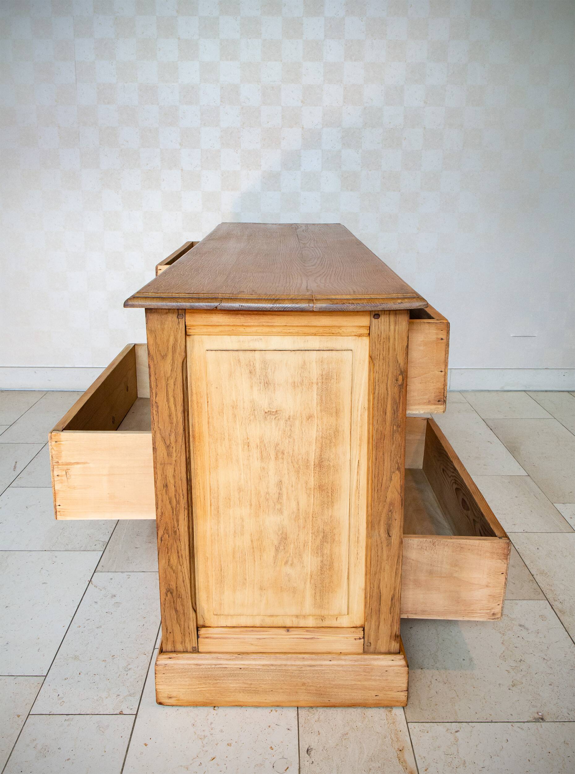 Trading counter early 20th