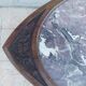 Table guéridon Art Nouveau en acajou et dessus en marbre